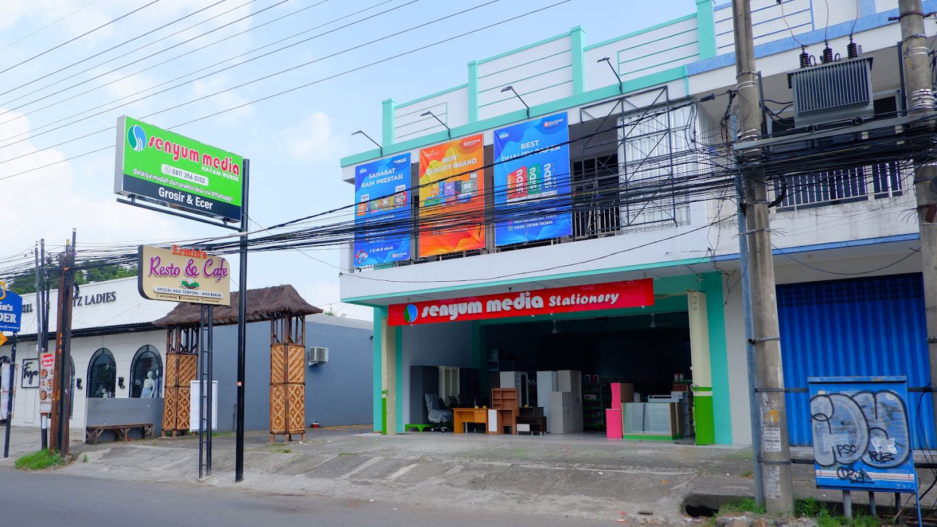 Senyum Media Hayam Wuruk